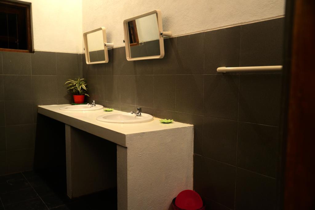 Jungle Beach Hostelウナワトゥナ エクステリア 写真